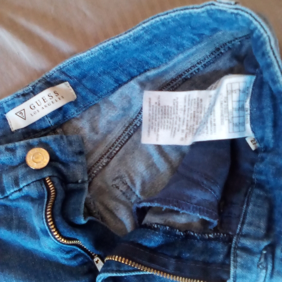 Unique Guess Jean skirt - Picture 2 of 7